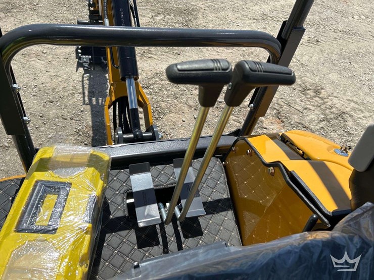 mini-excavator-image-13