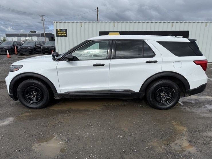 2020-ford-explorer-image-7