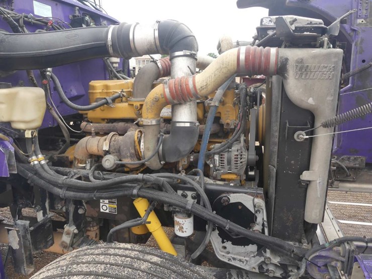 2000-peterbilt-379-image-11