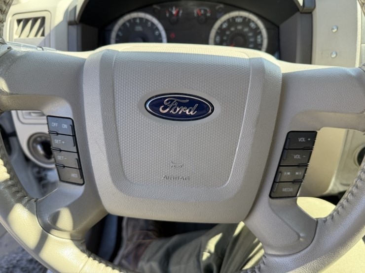 2012-ford-escape-image-27