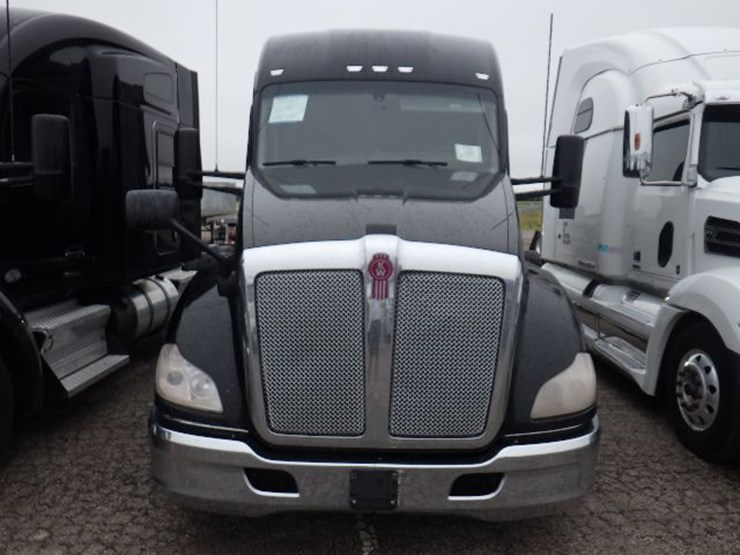2022-kenworth-t680-image-2