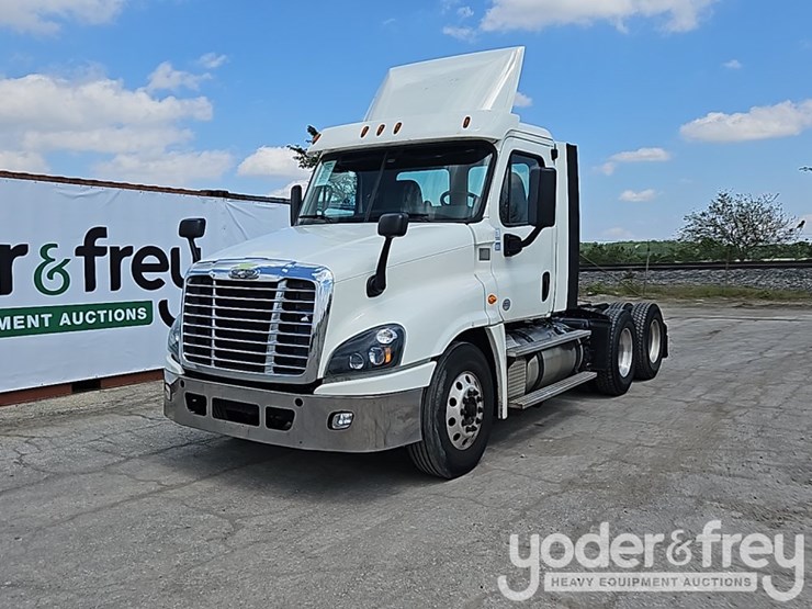 2019-freightliner-cascadia-125-image-2