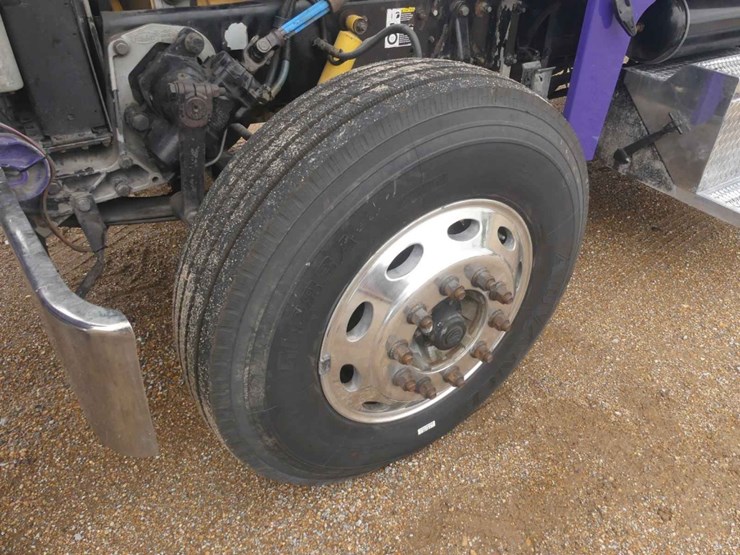 2000-peterbilt-379-image-14