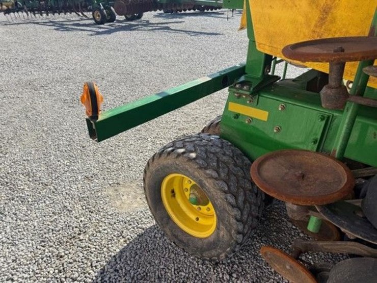 2010-john-deere-1990-image-12