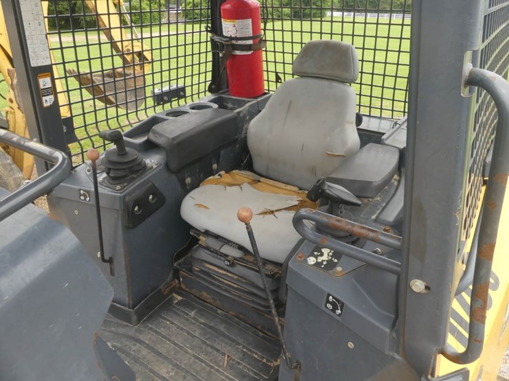 2012-deere-700k-lgp-image-13