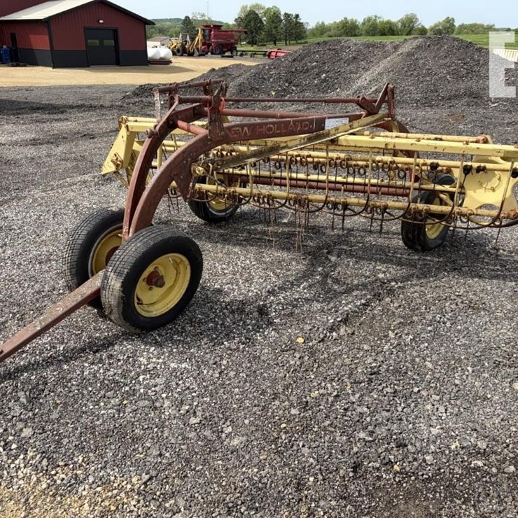 NEW HOLLAND 256
