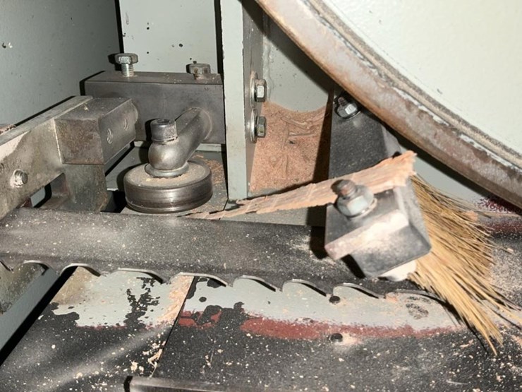#185-•-2015-kentwood-hbr-300-horizontal-resaw-image-15