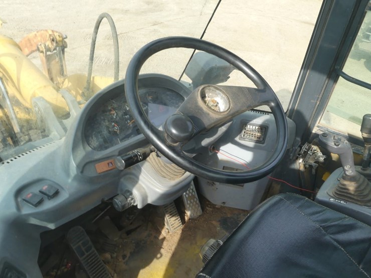 2004-komatsu-wa250-5-image-17