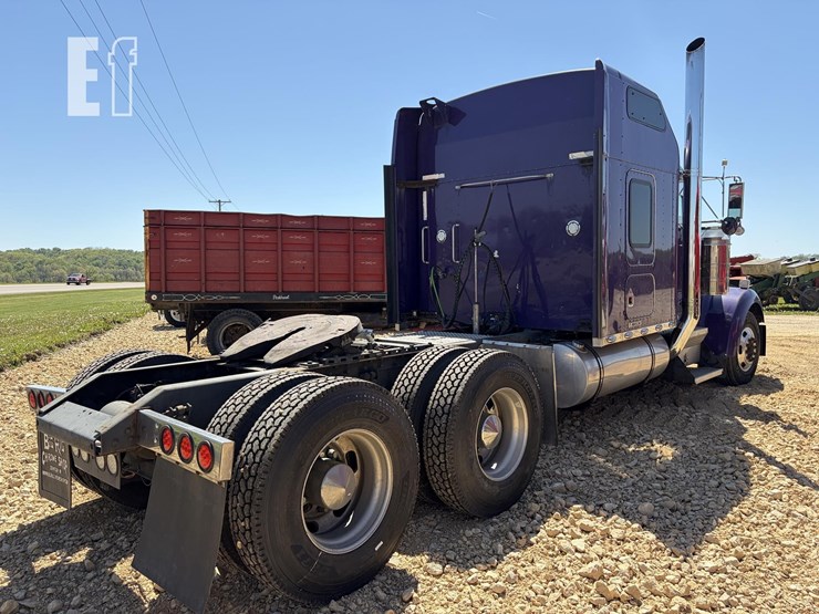 2005-kenworth-w900-image-2