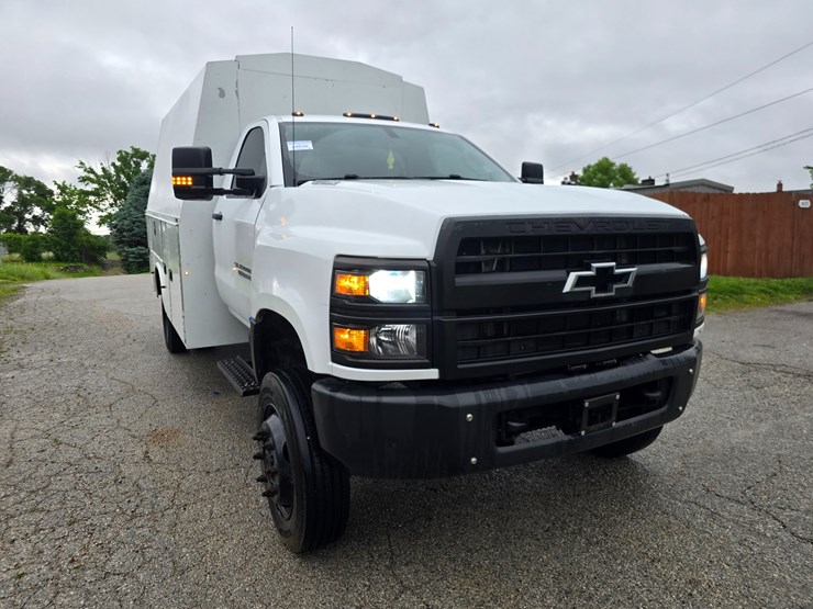 2021-chevrolet-silverado-6500hd-image-25
