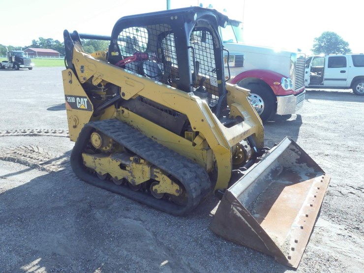 2016-caterpillar-259d-image-2