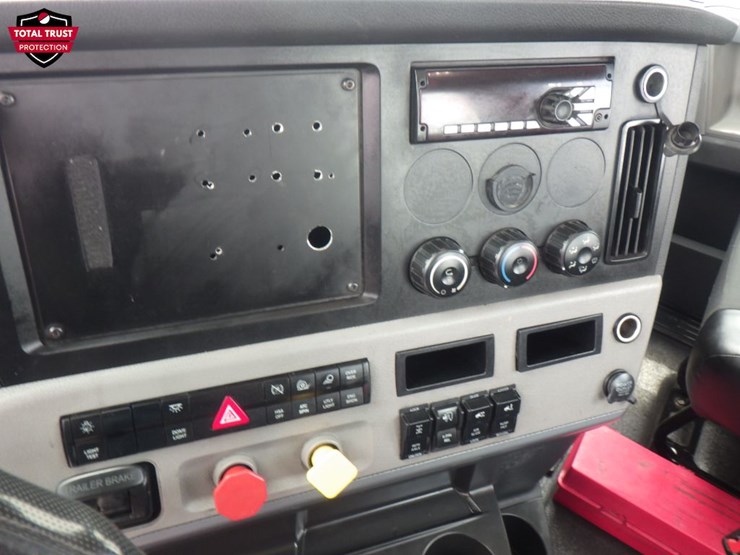 2019-freightliner-cascadia-116-image-16