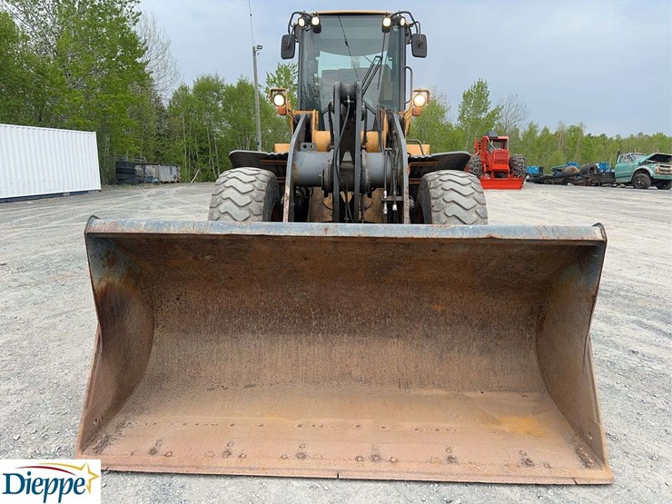2011-deere-544k-image-2