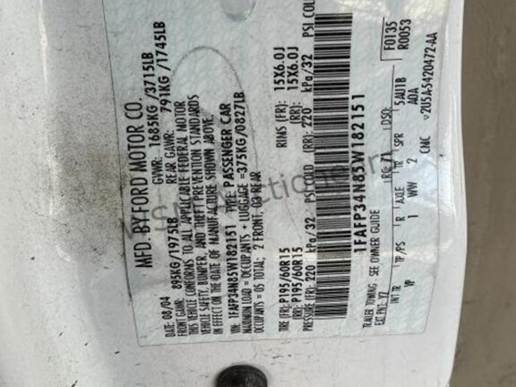 2005-ford-focus-sdn-image-14