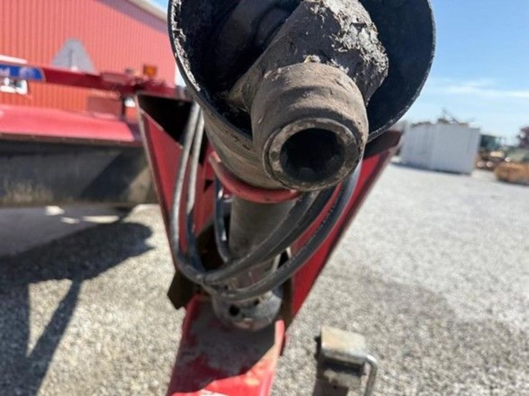 2015-new-holland-7230-discbine-image-51