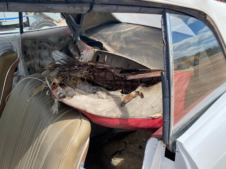 #122-•-1967-chevy-chevelle-convertible-project-car-(title-in-delay)-(nitke-yard-mosinee,-wi)-image-37