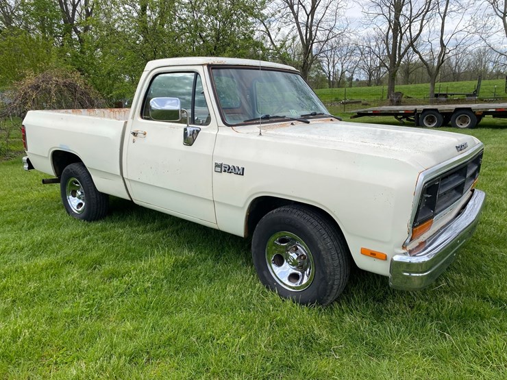 1985-dodge-150-image-1