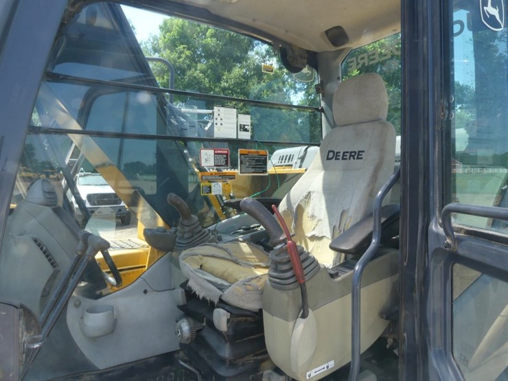 2014-deere-160g-lc-image-11
