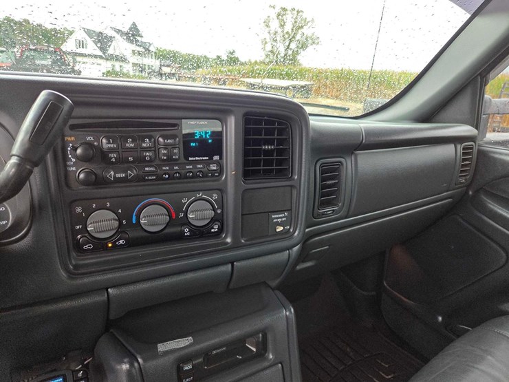 2001-chevrolet-3500-image-41