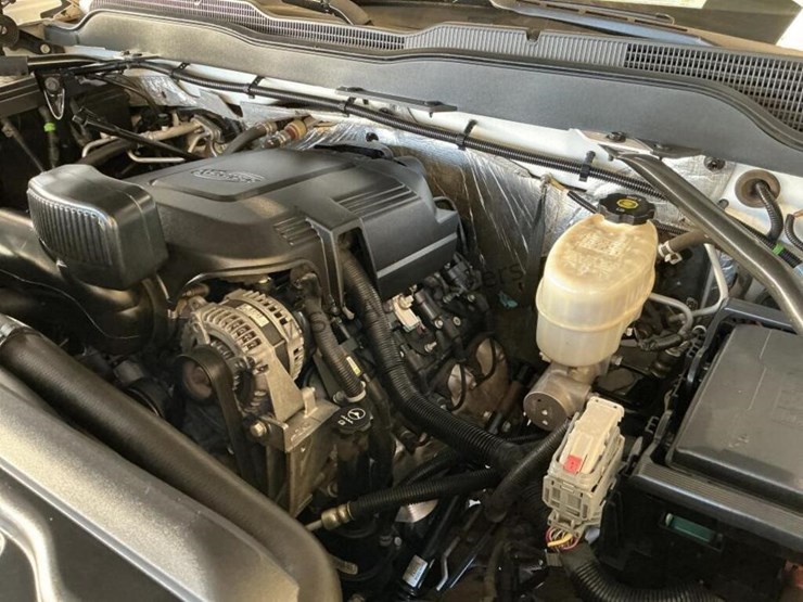 2016-chevrolet-silverado-3500hd-image-13