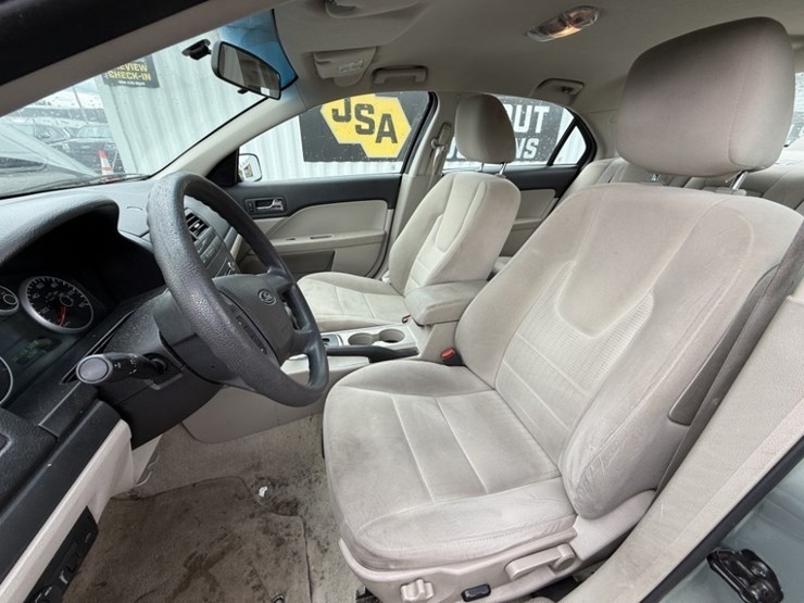 2009-ford-fusion-se-sedan-image-21