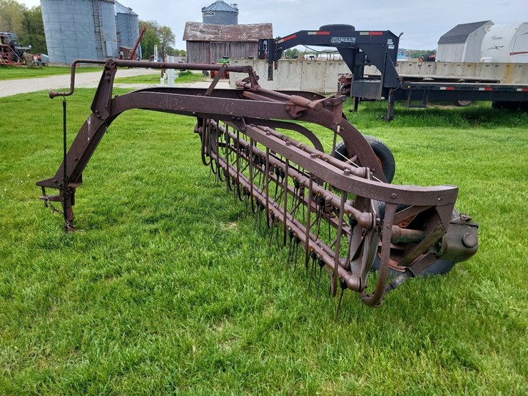 new-idea-bar-hay-rake-image-5