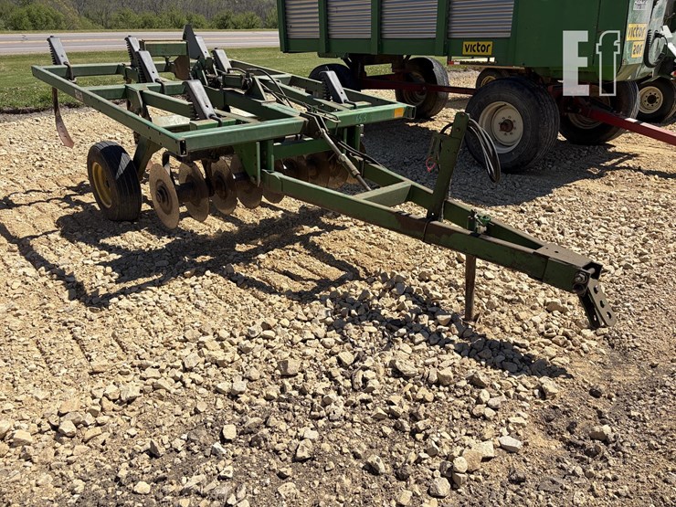 john-deere-714-image-1