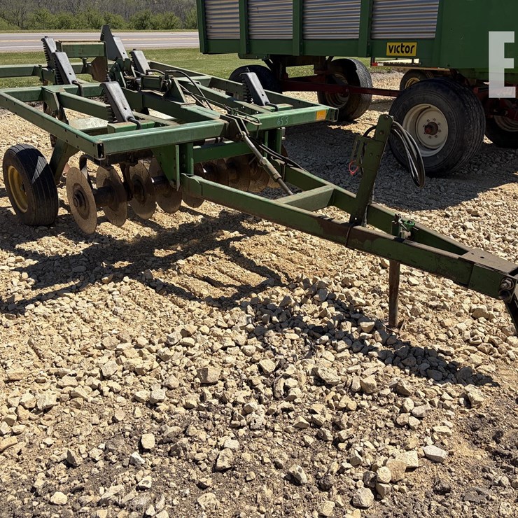 JOHN DEERE 714