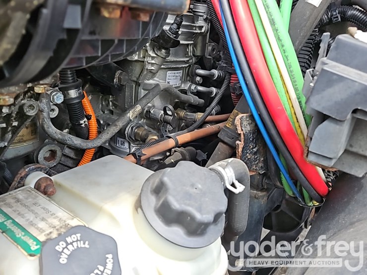 2017-freightliner-cascadia-113-image-32