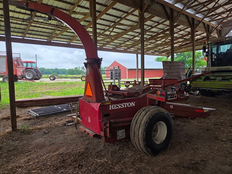 hesston-7500-image-18