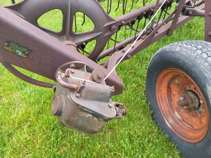 new-idea-bar-hay-rake-image-14