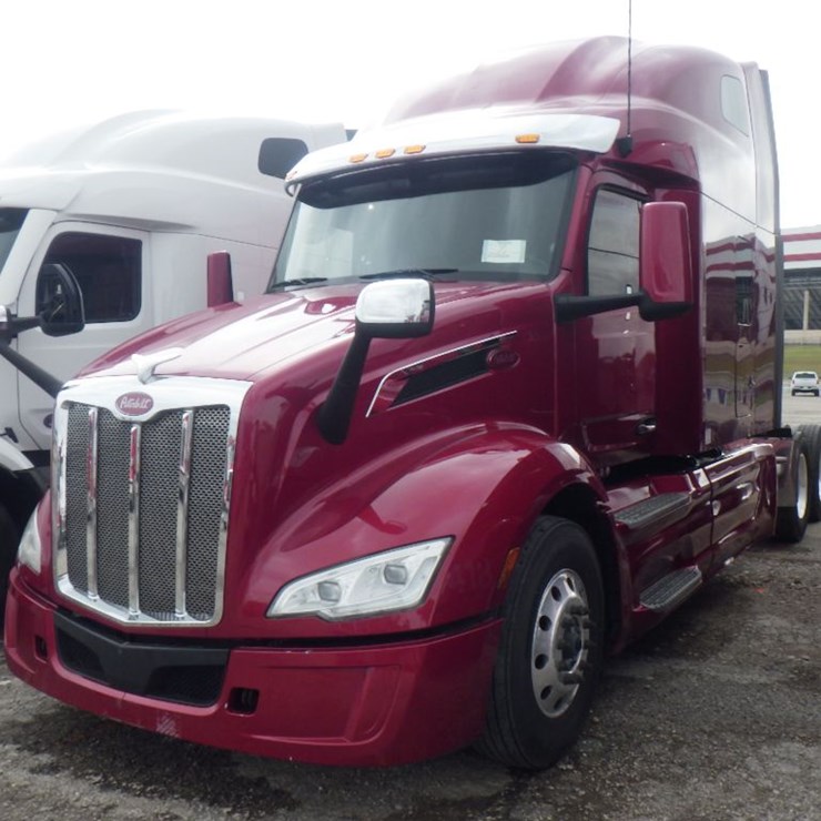 2023 PETERBILT 579