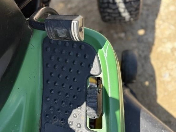 john-deere-l118-image-9