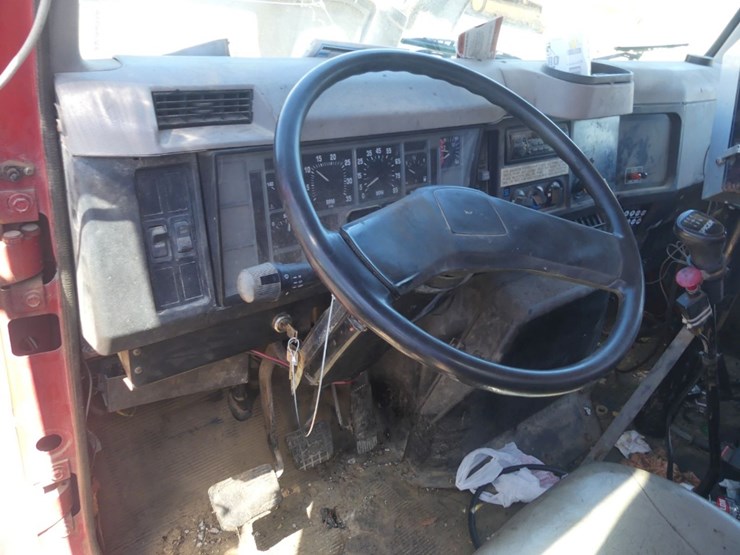 2000-international-4700-image-14