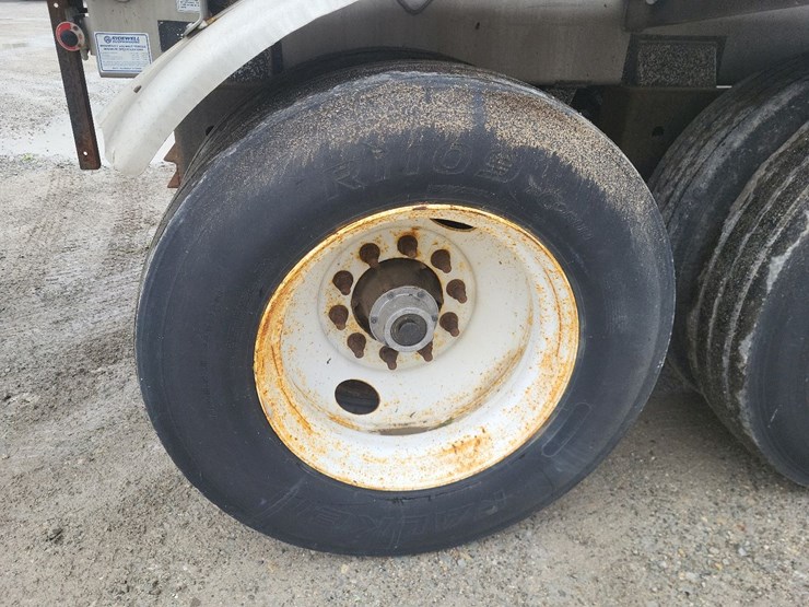 2012-brenner-8820-gallon-aluminum-tandem-axle-semi-tanker-trailer-image-26