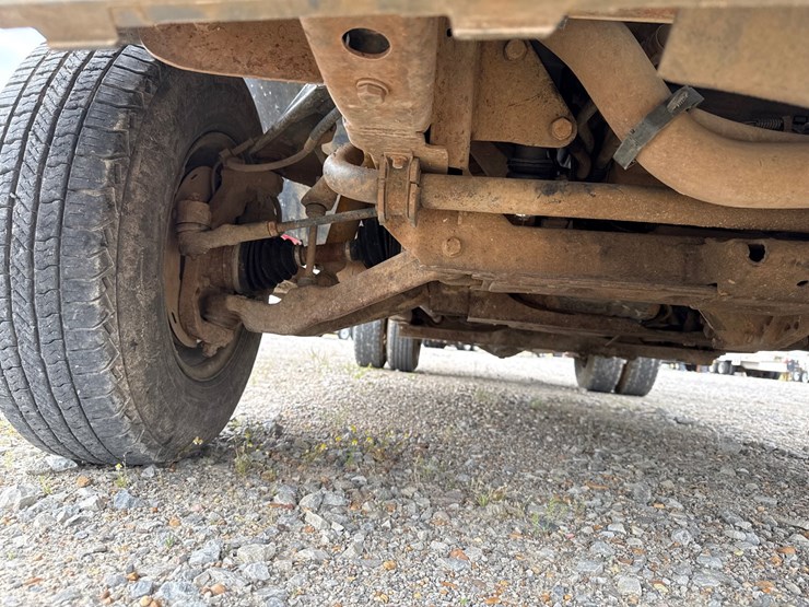2004-chevrolet-silverado-3500-image-29