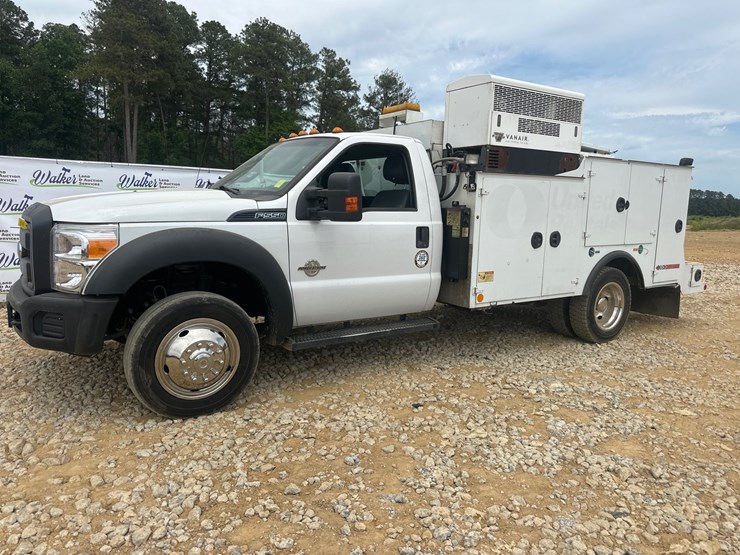 2015-ford-f550-image-2