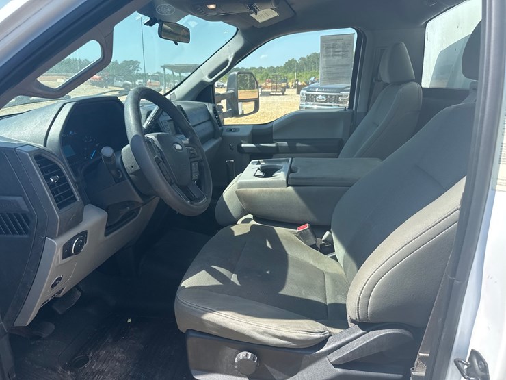 2017-ford-f550-image-6