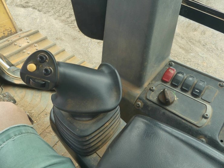 2018-caterpillar-d5k2-xl-image-14