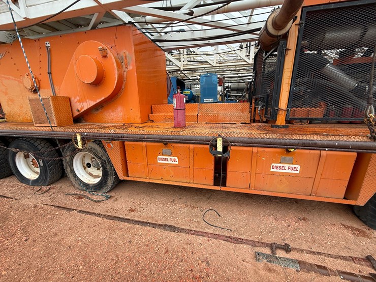2006-taylor-c500-dd-104'-250k-5-axle-well-service-workover-rig-image-8