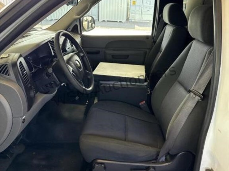 2012-chevrolet-silverado-1500-image-23