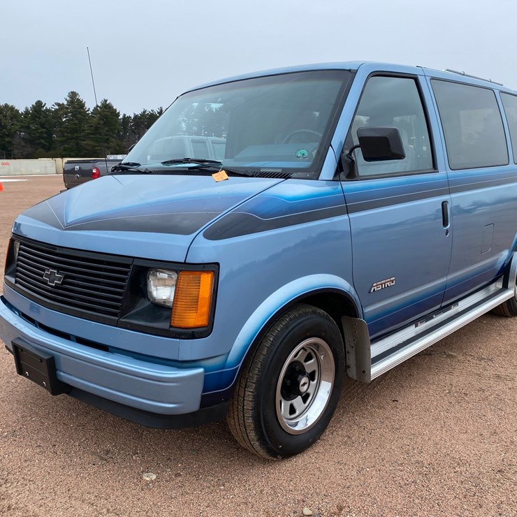 1985 CHEVROLET ASTRO