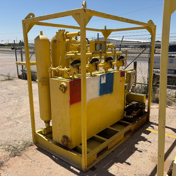Meyer 4-station closing unit, skidded