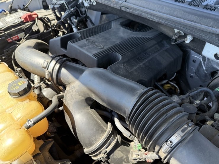 2018-ford-f150-xlt-image-13