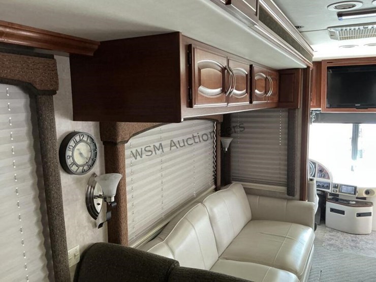 2006-fleetwood-excursion-motorhome-image-35