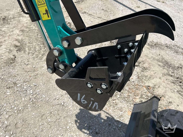 mini-excavator-image-16