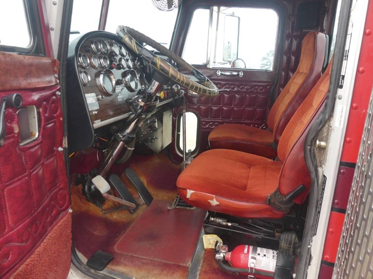 1980-peterbilt-359-image-14