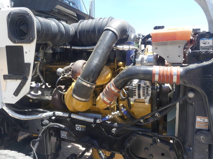 2015-kenworth-t800-image-14