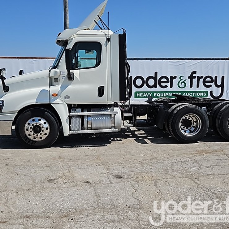 2019 FREIGHTLINER CASCADIA 125