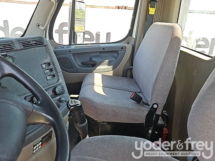 2019-freightliner-cascadia-125-image-5